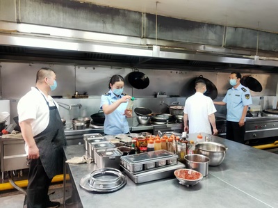 甘肃甘州-甘州区南街市场监管所:“三个”紧盯 筑牢夏季集体聚餐食品安全防线